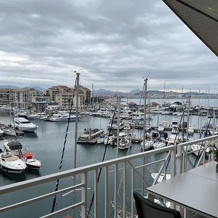 Le Must Cap Hermes, Incroyable Vue Sur Port, T2- Fréjus