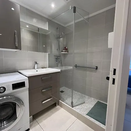 Le Must Cap Hermes, Incroyable Vue Sur Port, T2- Appartement *